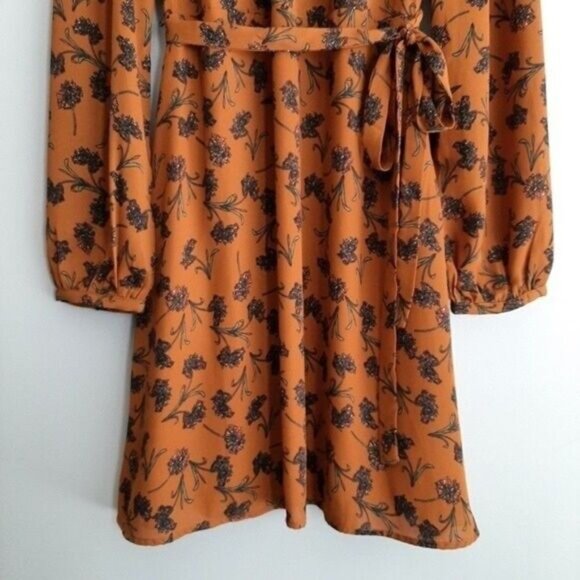 GILLI / Flowy Lightweight Surplice Floral Dress w/ Tie Belt Tan Brown Sz M - Picture 4 of 12